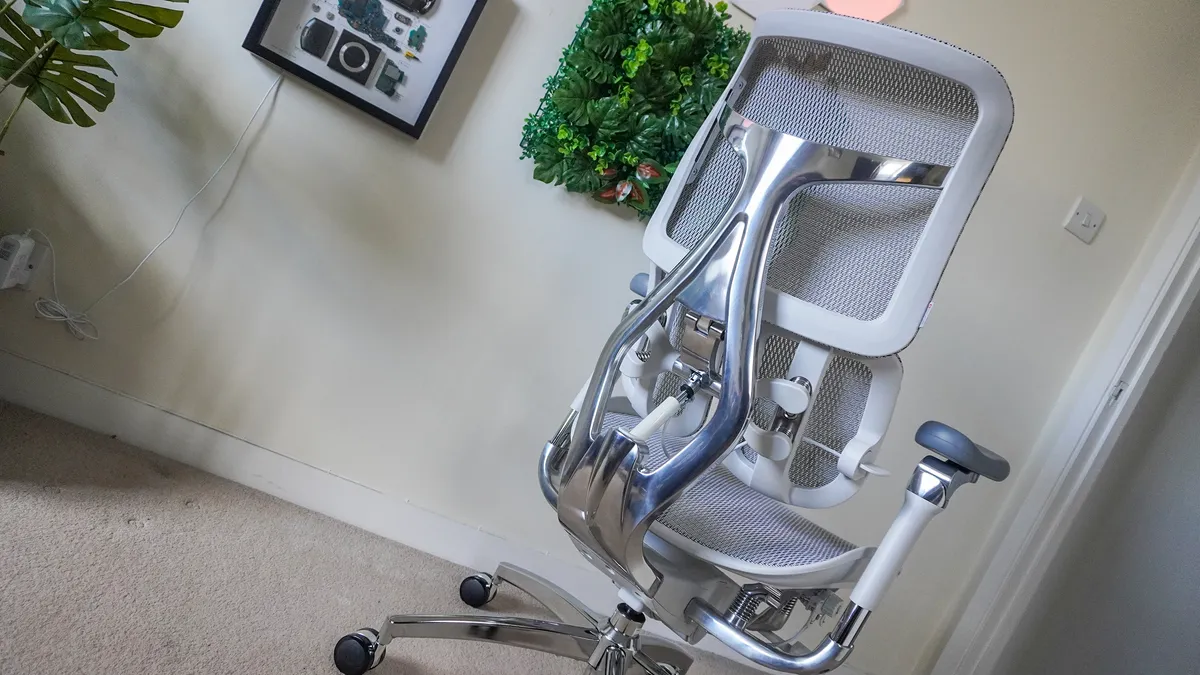 Comfort: Sihoo Doro S300 Ergonomic Office Chair for Short Individuals