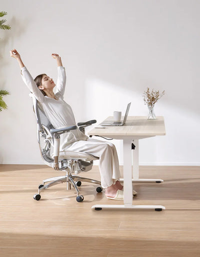 The Sihoo lumbar support pillow helps you relax your body in just 5 minutes.